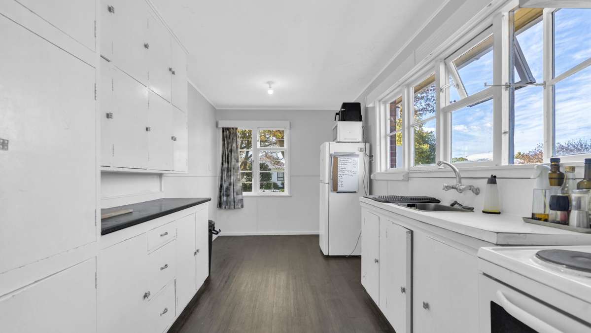 21 & 21B Ballantyne Ave_3