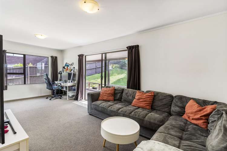 1/51 Greenvalley Rise Glenfield_4