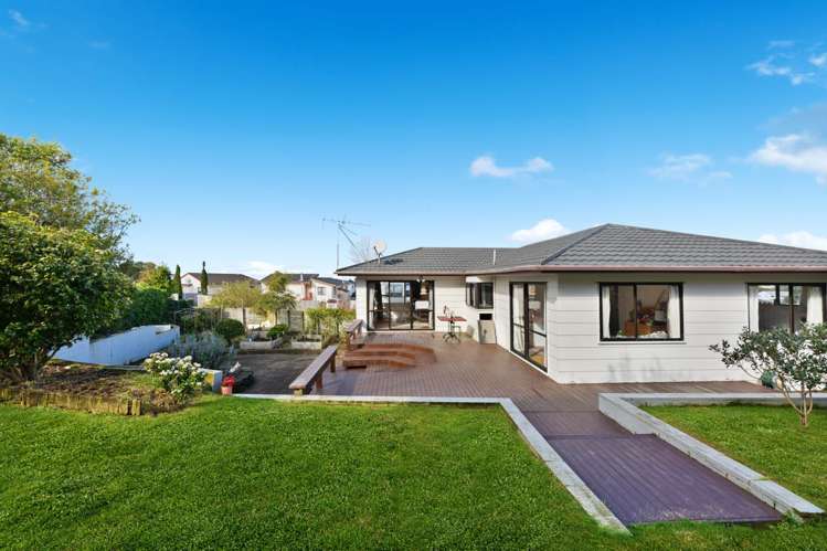 1 Tableau Place Totara Vale_16