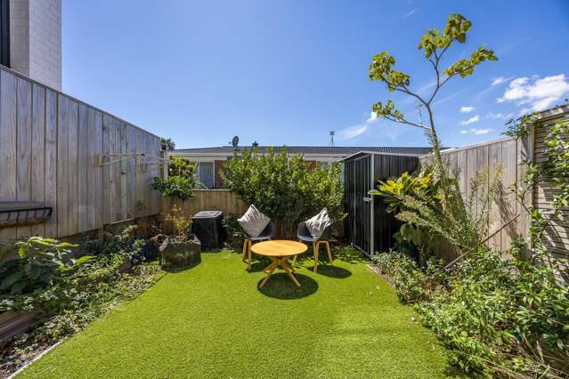 4/10 Willcott Street Mount Albert_2