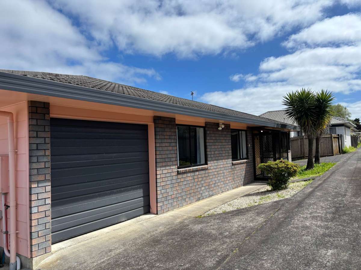3-Bedroom Family Home in Sunnyvale – Private Y... 1
