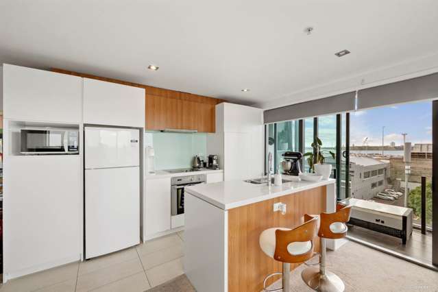 Over 10% Net Yield- Modern Living by Waterfront