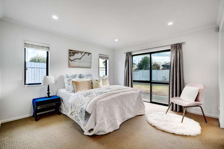 16 Turnberry Drive Wattle Downs_14