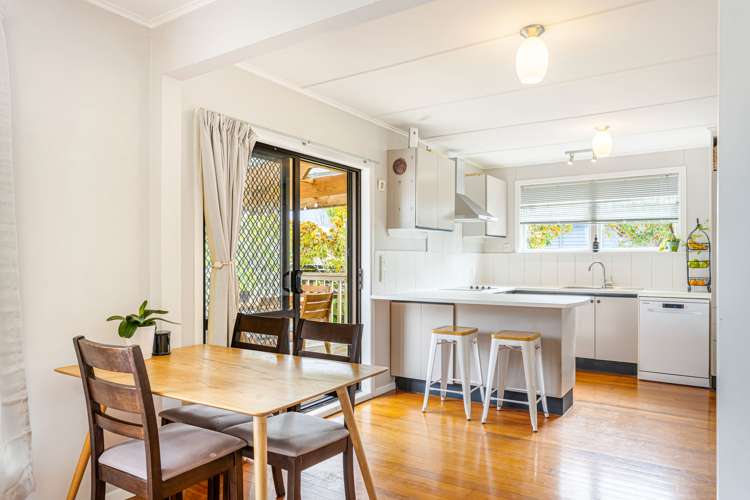 14 Thomas Avenue Te Atatu Peninsula_11