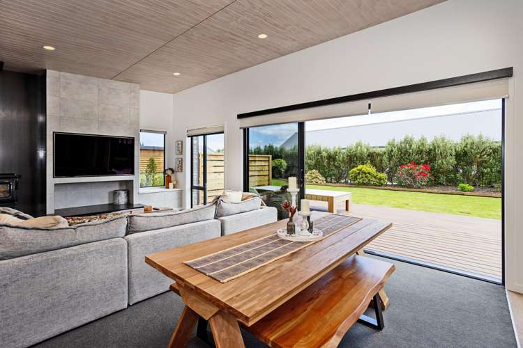 22 Glenda Place Seaward Bush_8