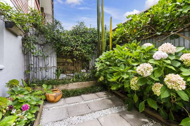 2/54 Garnet Road Westmere_3