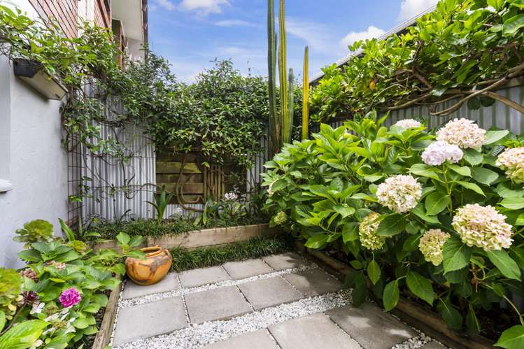 2/54 Garnet Road Westmere_3