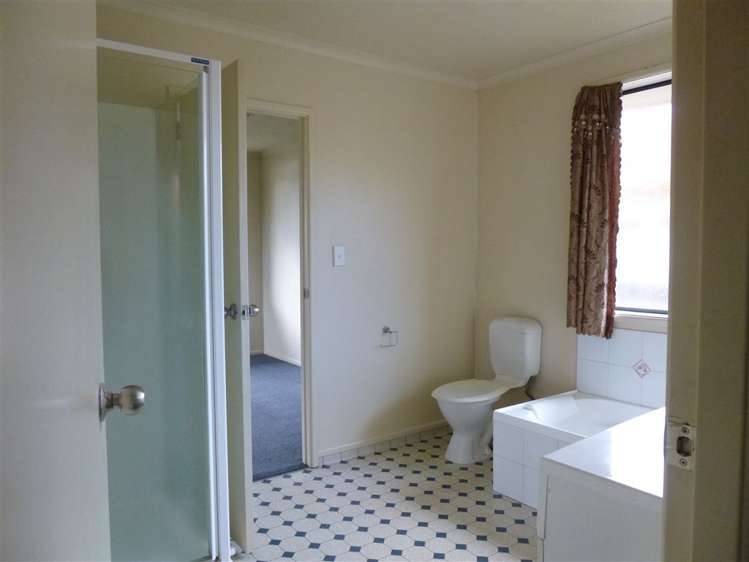 10 Nobleman Place Hamilton East_5