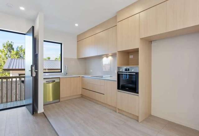 24E Lincoln Park Avenue 11410_3