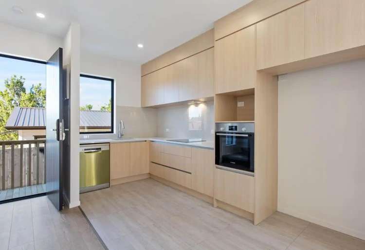 24E Lincoln Park Avenue 11410_3