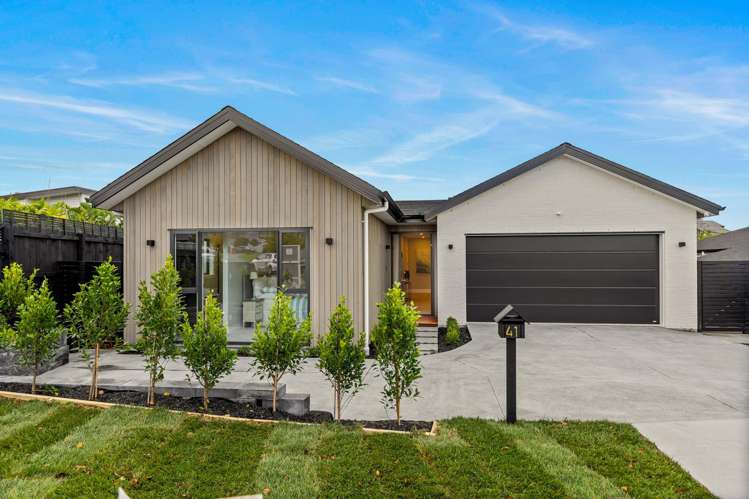 41 Surf View Crescent Red Beach_34