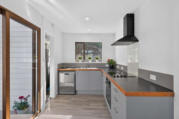 20 Te Wharau Lane Charteris Bay_12