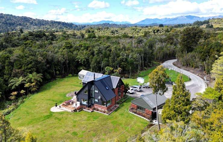 A traditional Kiwi bach by the sea. It's clear from the agents OneRoof talked to that waterviews and sand rate highly with them and their buyers. Photo / Getty Images