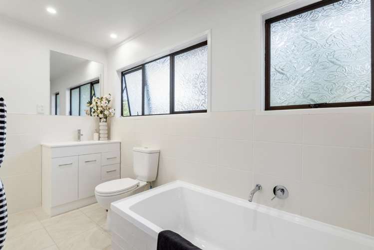 2/7 Tallington Crescent Torbay_16