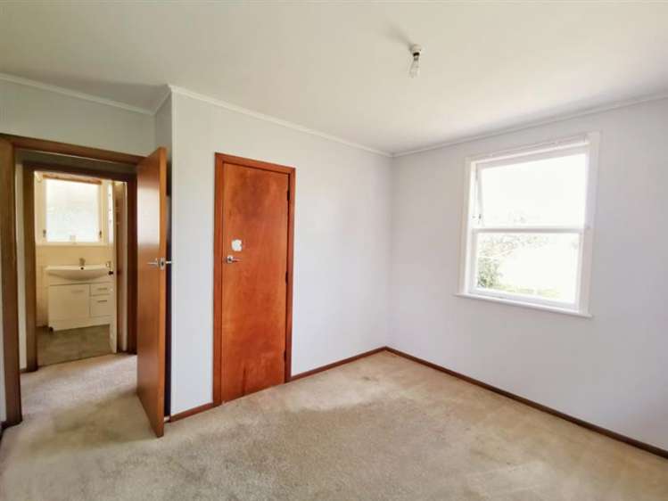 86 Cobham Crescent Kelston_5