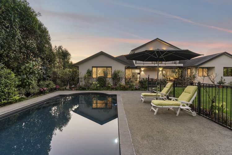 62 Shelter Drive Greenhithe_20