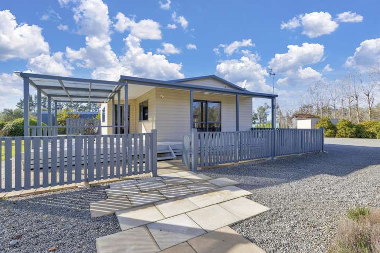 327 Georges Road_4