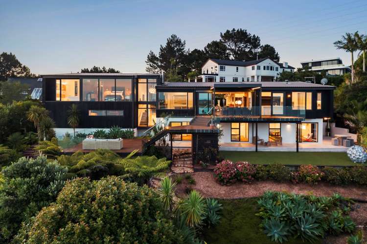 8 Saran Place Hillsborough_23