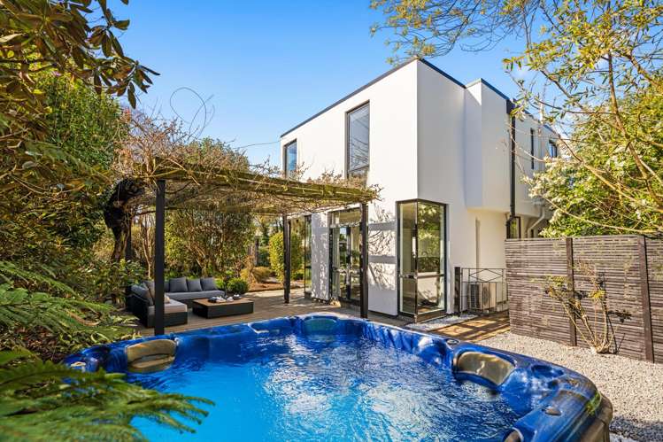 28 Hassals Lane Waltham_1