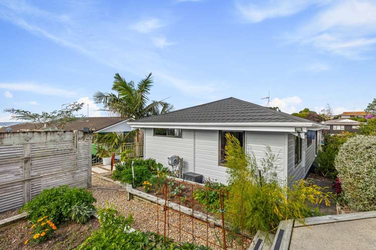 4 Forsythe Place Massey_9
