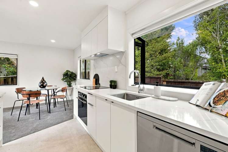2/53 Lavery Place Sunnynook_3