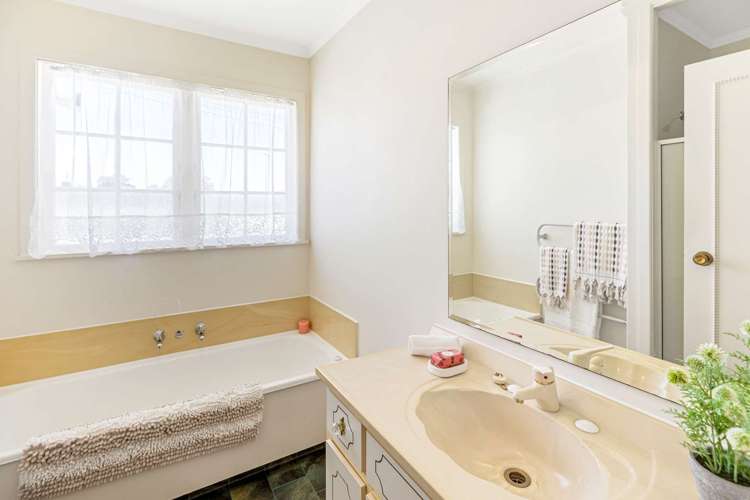 73 Parkes Avenue Saint Johns Hill_11