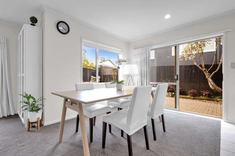 2/13 Fratley Avenue Farm Cove_24