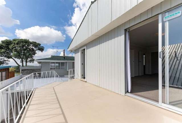 Modern Panmure Home With Parking