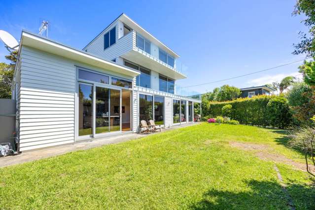 Luxury Multi Level Designer Home - 4 Bedroom +...