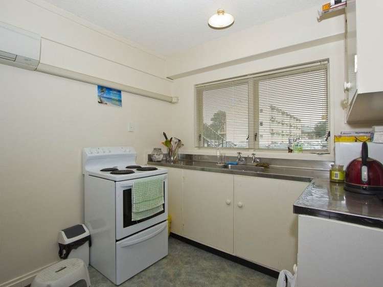 2/23 Britannia Street Petone_3