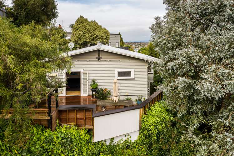 4 Guys Hill Road Hospital Hill_5