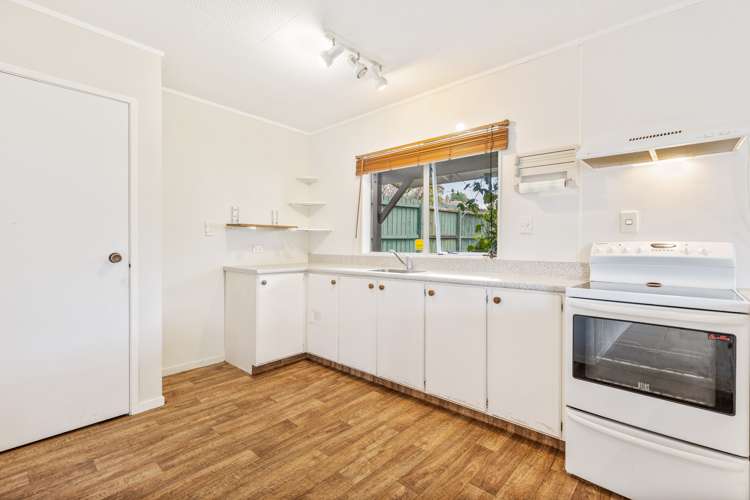 2/15 Tahi Terrace Glen Eden_3