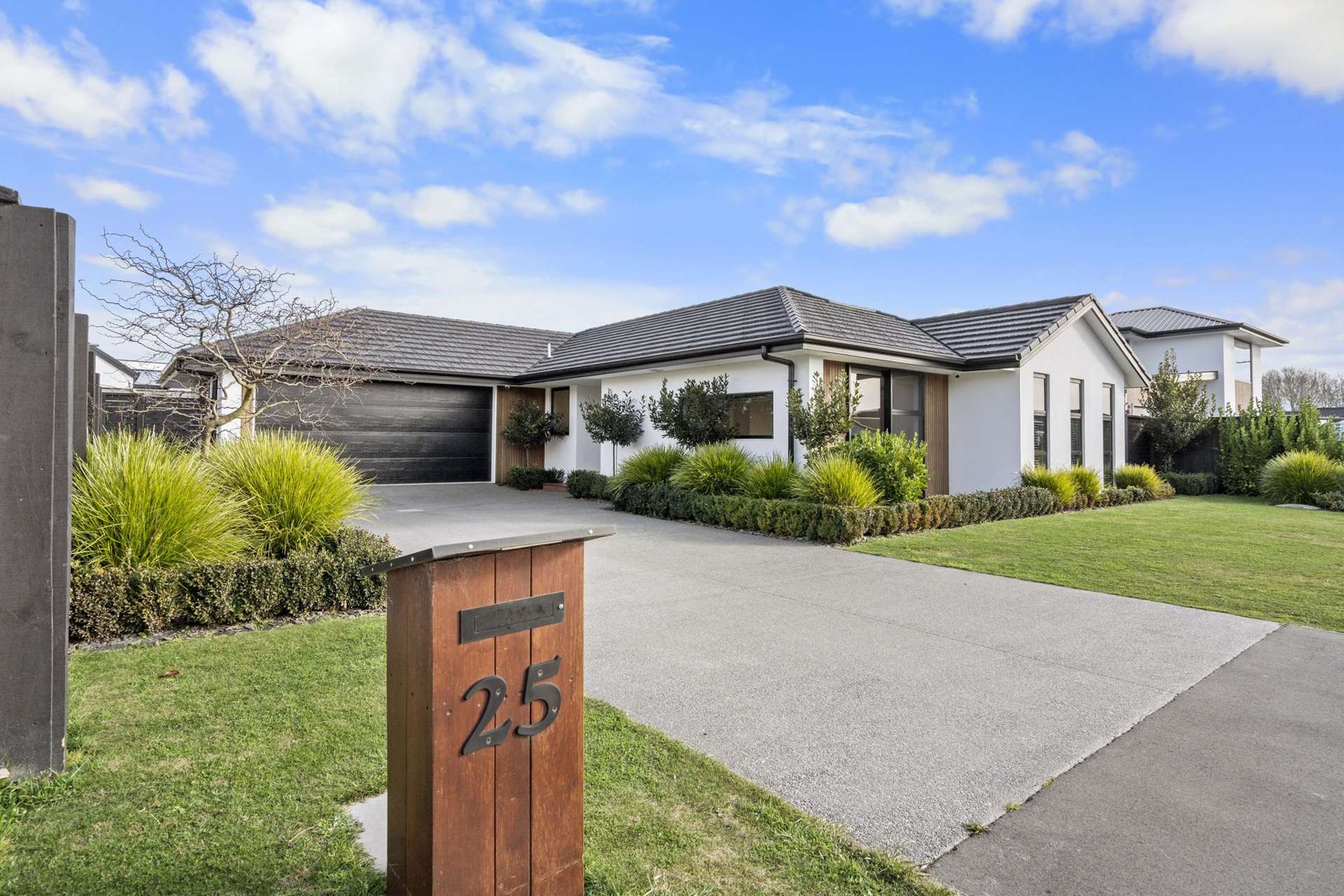 25 Malaga Crescent Harewood_0