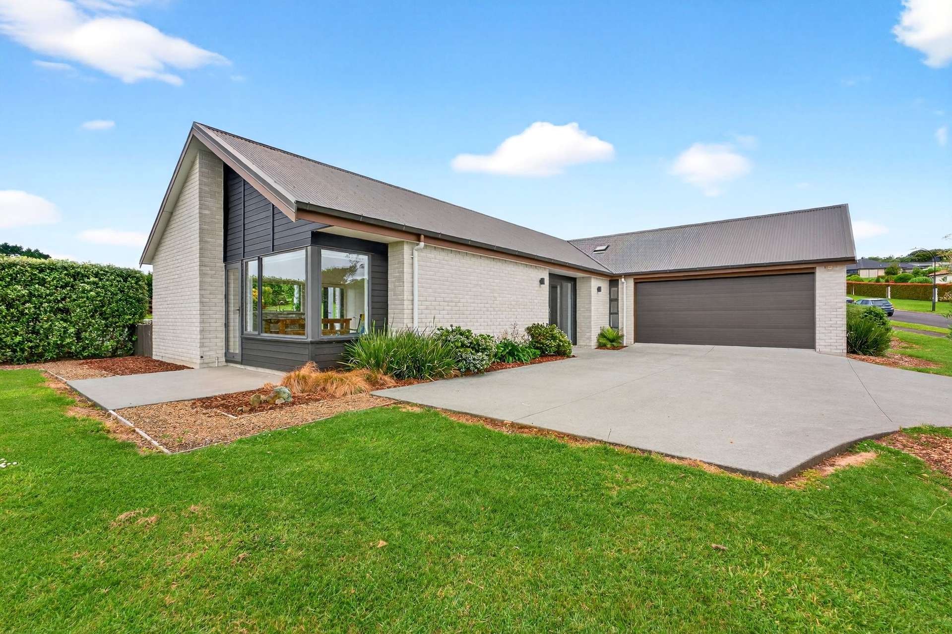 2 Lawrence Carter Drive Bombay_0