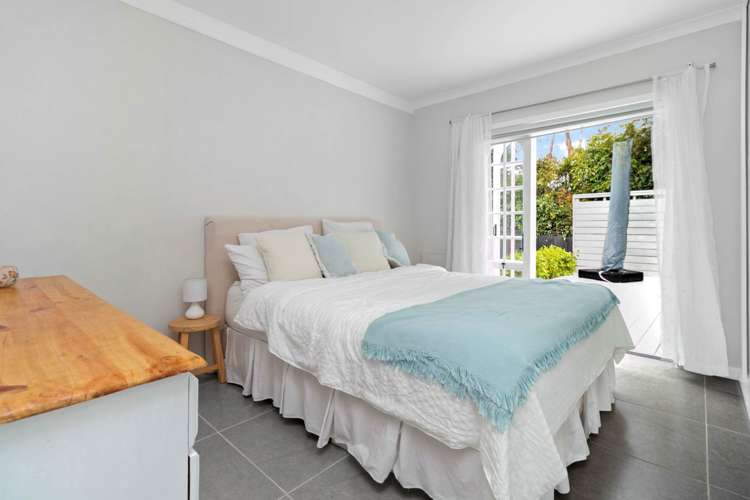 42 Ngarahana Avenue Paremoremo_21