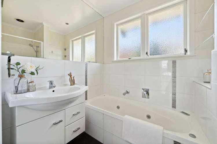3 Marie Crescent Te Atatu South_18