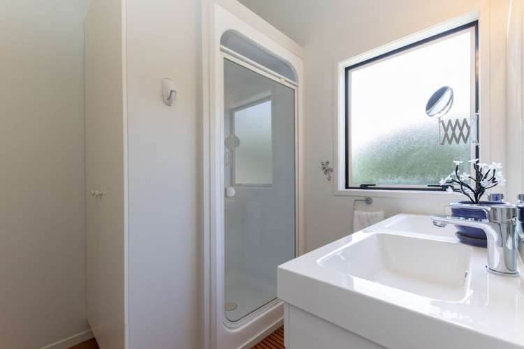 37 Rayner Road Piha_24