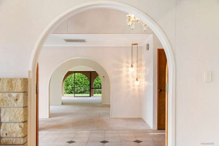 744 Runciman Road Runciman_13