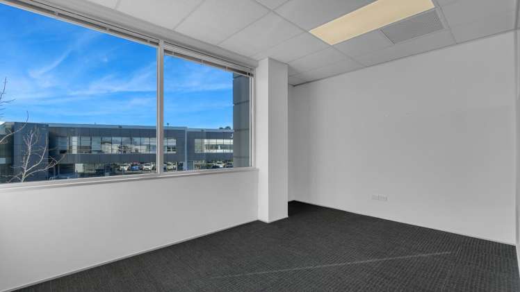 6 Sir William Pickering Drive Burnside_8