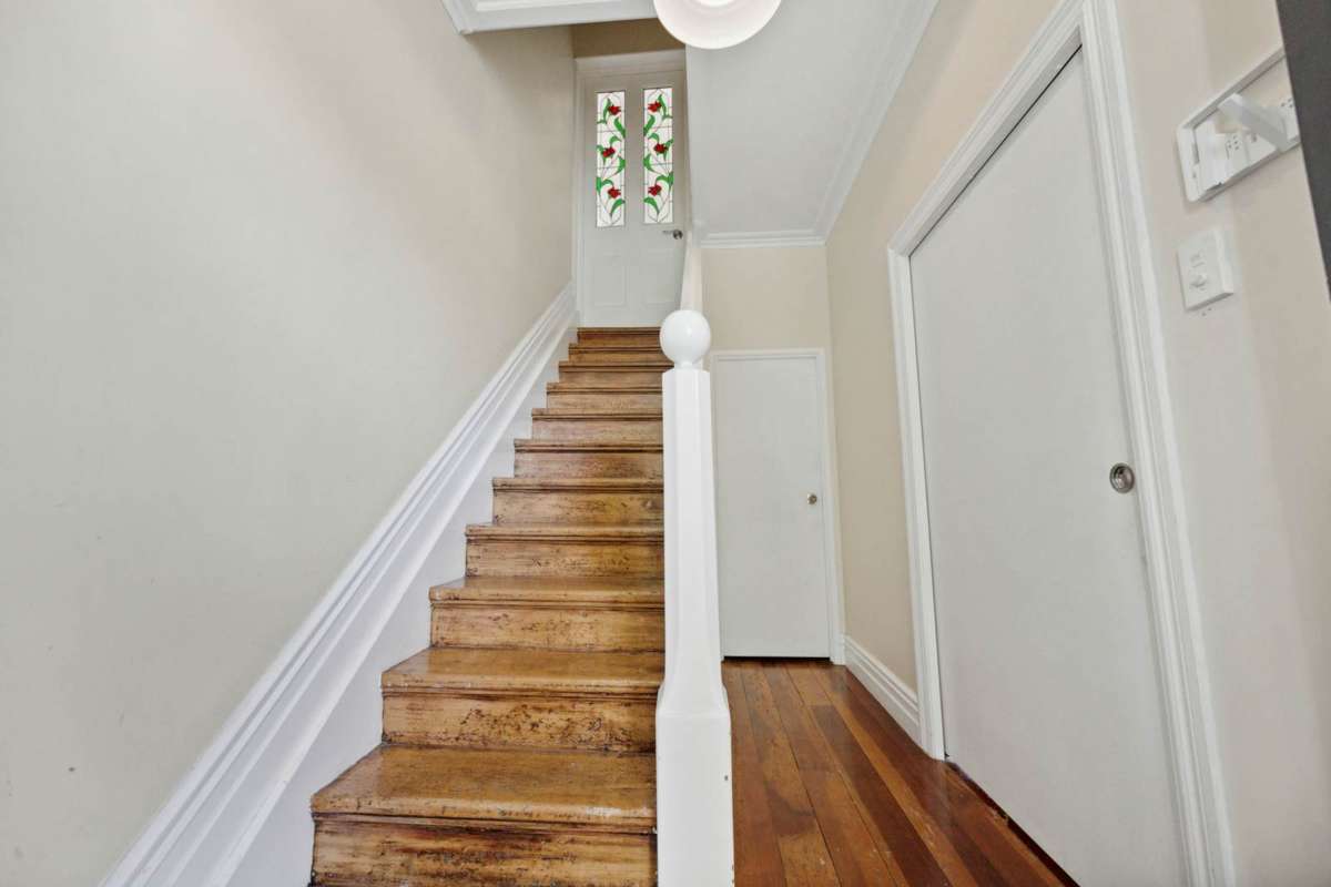496 Great North Road_5