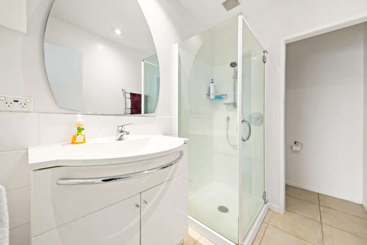 90 Glenmore Road Sunnyhills_12