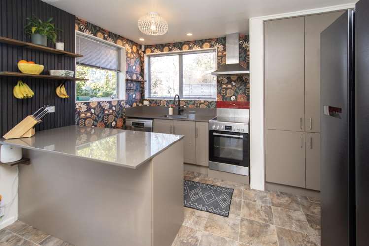 209 Queenspark Drive_4