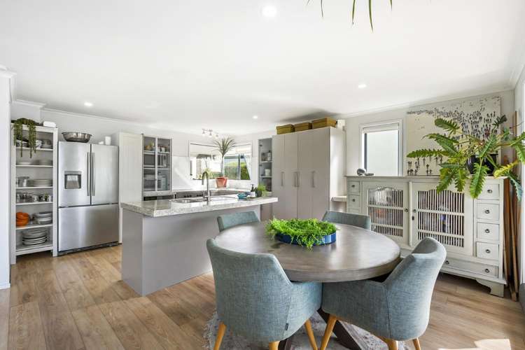 3/1013 Beach Road Torbay_12