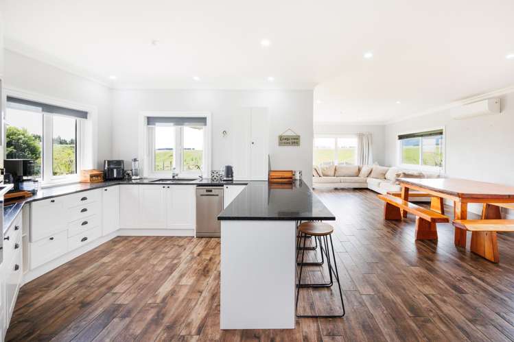 52 Highland View Drive Tokomaru_15