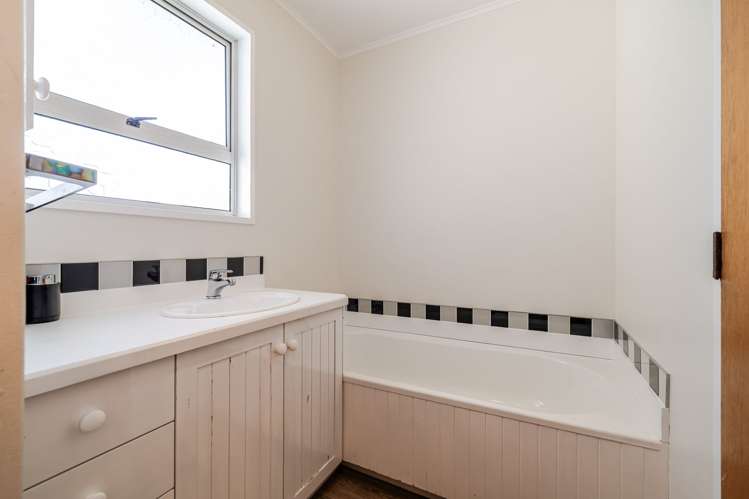 14 Dewe Avenue Feilding_19