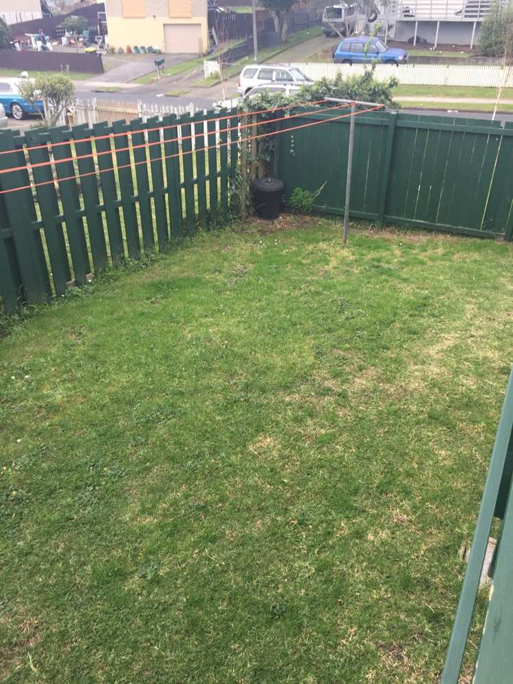 1/11 Frobisher Way Clendon Park_13