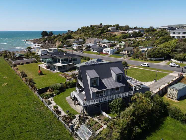 10 Rimu Street Kaka Point_37