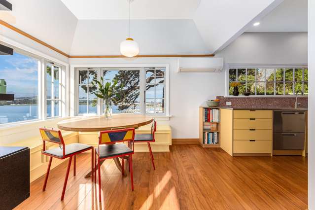 CHARACTER HOME WITH STUNNING SEA VIEWS