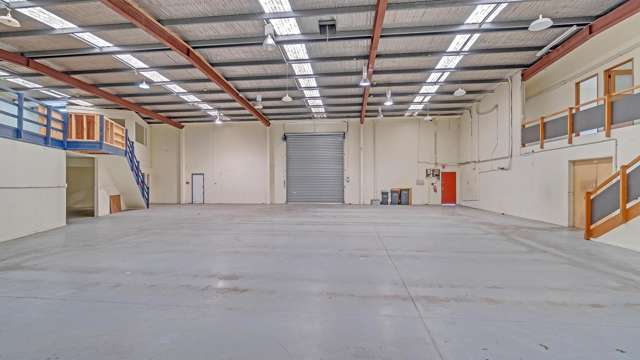 Warehouse in Middleton, occupy or invest