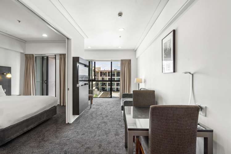 306/85 Customs Street West_3